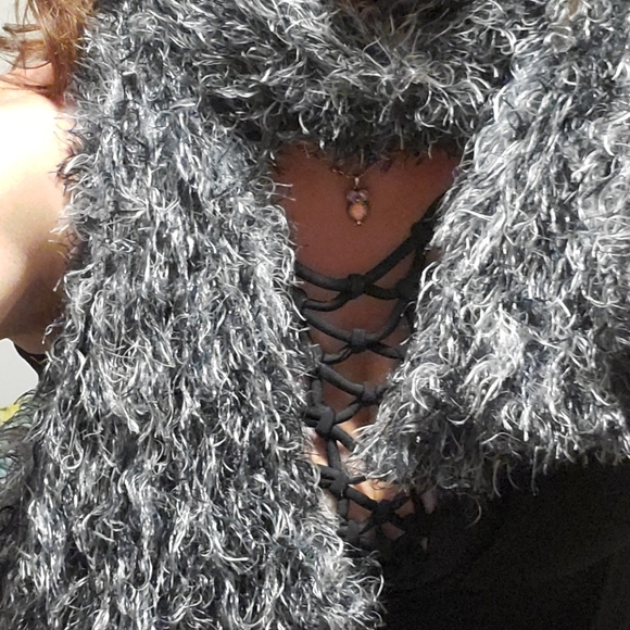 Tube Scarf grey white and black fuzzy - Picture 6 of 6